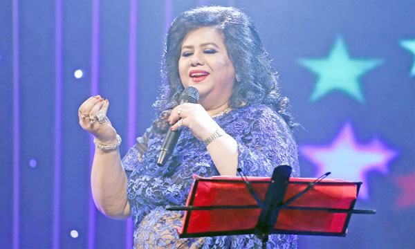 লকডাউনে রুনা লায়লার দিনকাল