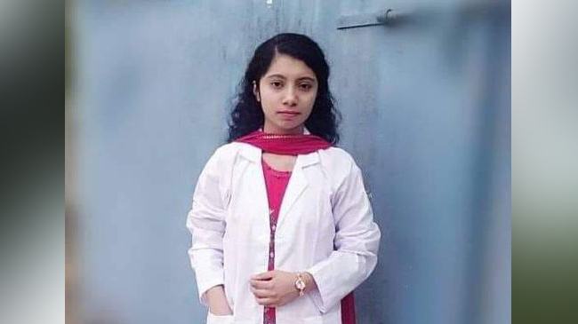 মেধাবী মেয়ে তাসনিমের মেডিক্যালে চান্স পাওয়ার গল্প