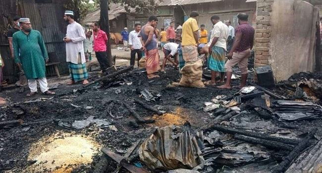 বরগুনায় বসতঘরসহ ৯টি দোকান পুড়ে ছাই