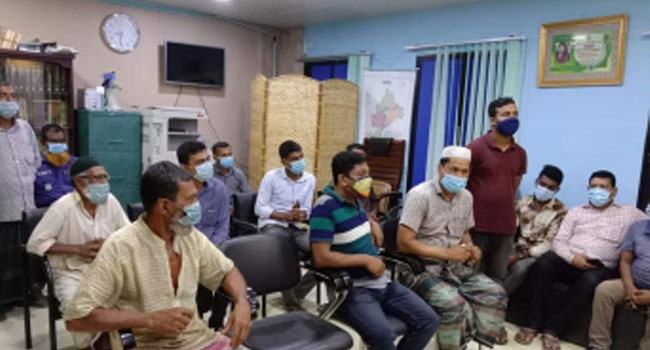 নলছিটিতে পুড়িয়ে বাবুই-ছানা হত্যার দায় স্বীকার করে ক্ষমা চাইলেন বৃদ্ধ