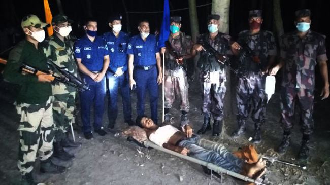 ফুলবাড়ী সীমান্তে গুলিবিদ্ধ ভারতীয় যুবককে ২৪ ঘণ্টা পর ফেরত দিলো বিজিবি