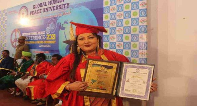 সম্মানসূচক ডক্টরেট ডিগ্রি পেলেন মমতাজ
