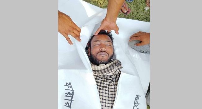 নোয়াখালীতে ট্রাক্টর চাপায় হেলপারের মৃত্যু