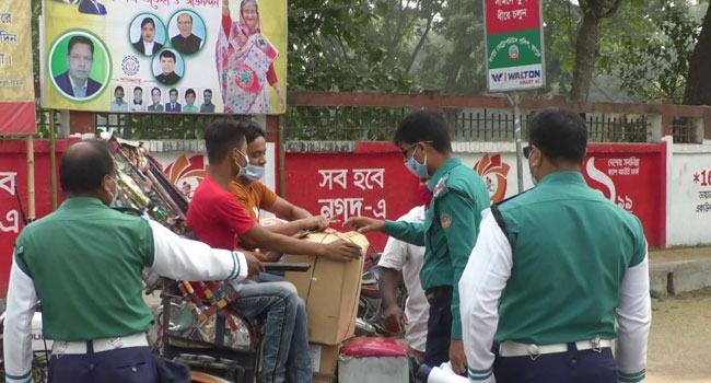 রংপুরে যানবহান ও মানুষের ভিড়, নিয়ন্ত্রণে হিমশিম খাচ্ছে পুলিশ