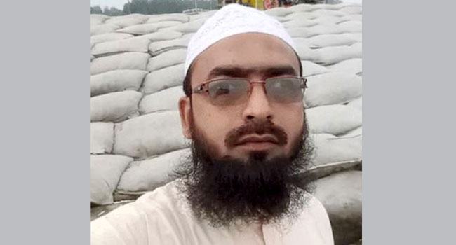 মামুনুল হকের পক্ষে স্ট্যাটাস দেয়ায় ইমাম বরখাস্ত