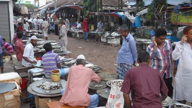 হাট ইজারা দিয়েই দায়িত্ব শেষ প্রশাসনের !