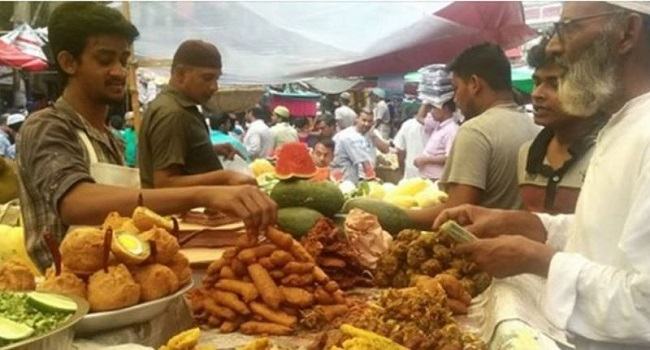 বাঙালির ইফতারে মুখরোচক খাবার, শুরুর গল্প