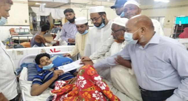 বাঁশখালীতে গুলিবিদ্ধ শ্রমিকদের পাশে দাঁড়ালো শ্রমিক কল্যাণ ফেডারেশন