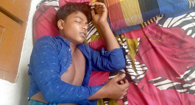 মঠবাড়িয়ায় মোবাইল চোর সন্দেহে কিশোর নির্যাতনের ঘটনায় মামলা