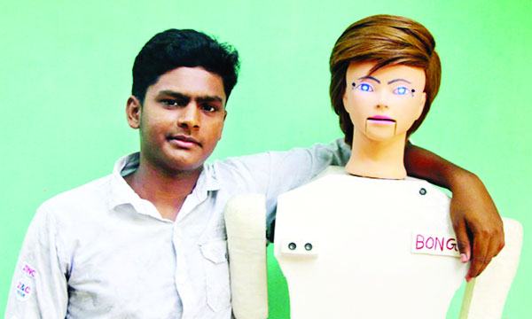 কলেজ শিক্ষার্থীর বহুমুখী ব্যবহার উপযোগী রোবট