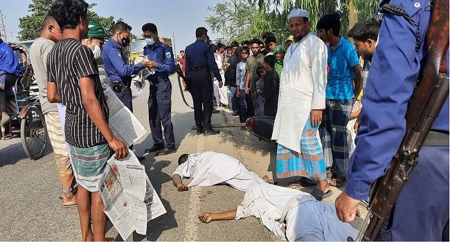 সিংড়ায় ট্রাকের ধাক্কায় ২ মাদরাসাশিক্ষক নিহত, সড়ক অবরোধ