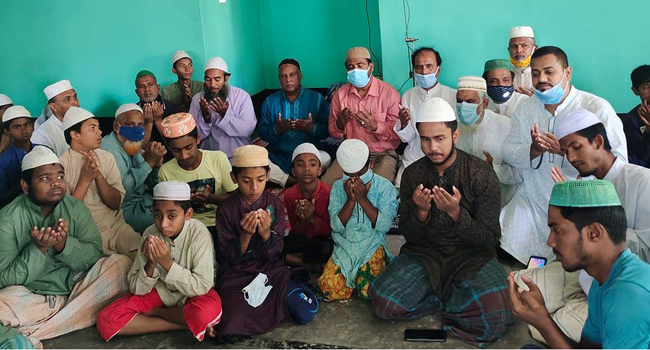 বগুড়ায় খালেদা জিয়ার সুস্থতা কামনায় দোয়া মাহফিল