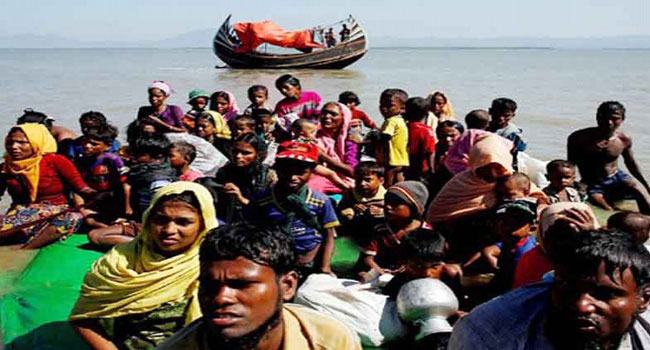 সমুদ্রপথে মালয়েশিয়ায় যাত্রা, দালালসহ ৩০ রোহিঙ্গা আটক
