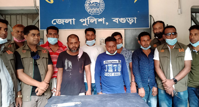 বগুড়ায় কাভার্ডভ্যান ডাকাত দলের ৬ সদস্য গ্রেফতার