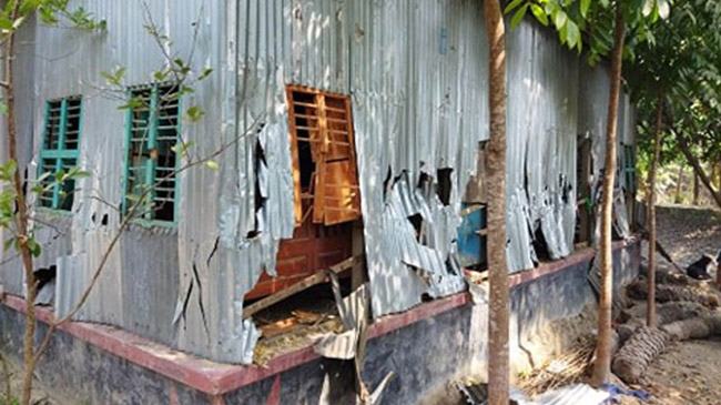 বালিয়াকান্দিতে আওয়ামী লীগের দুই গ্রুপের প্রভাব বিস্তার কেন্দ্র করে ২৯ বাড়ি-দোকান ভাংচুর