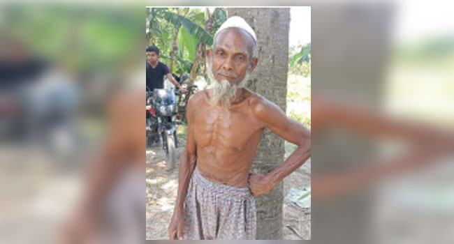 রোজা রেখেই মাটি কাটছেন ৭০ বছরের সামসুদ্দীন