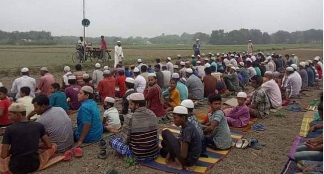 বৃষ্টির জন্য শৈলকুপায় মাঠে নামাজ আদায়