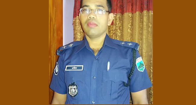 পাবনায় ১২ কেজি গাঁজাসহ এসআই আটক