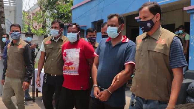 যৌন উত্তেজক সিরাপ তৈরির অভিযোগে অস্ত্রসহ যুবলীগের ২ নেতা আটক