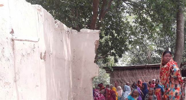 দিনাজপুরে দেয়ালচাপায় ২ শিশুর মর্মান্তিক মৃত্যু