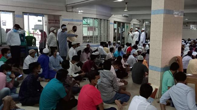 খালেদা জিয়ার রোগমুক্তি কামনায় সুপ্রিম কোর্টে আইনজীবীদের দোয়া ও ইফতার মাহফিল