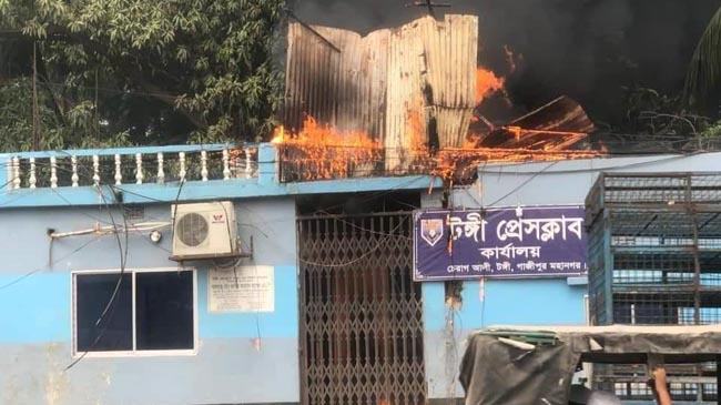 টঙ্গী প্রেসক্লাবে আগুন