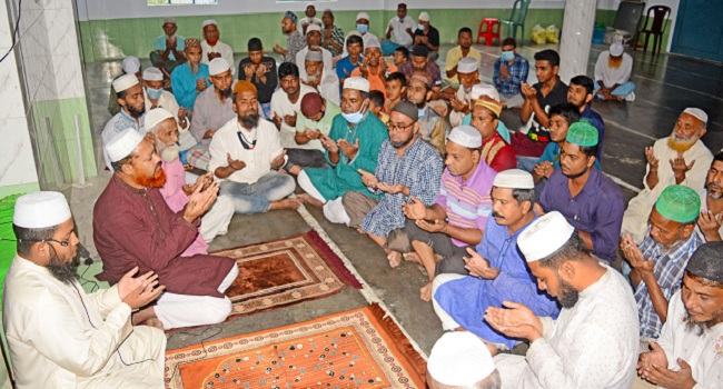 বগুড়ায় খালেদা জিয়ার সুস্থতা কামনায় দোয়া মাহফিল