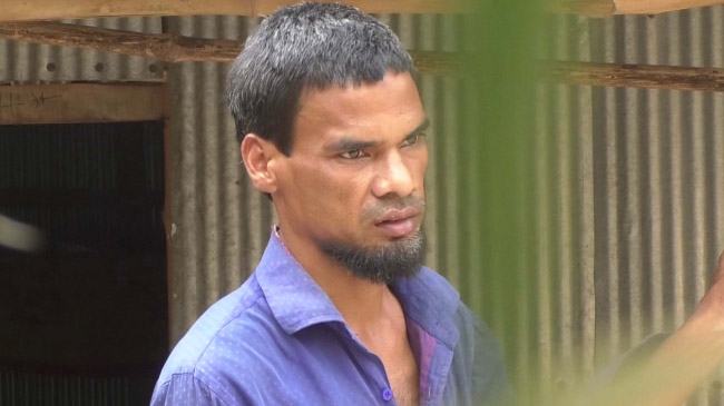 চিকিৎসার টাকার জন্য বন্ধক রাখা হয়েছে বসতঘরটিও