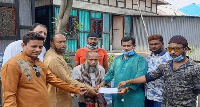 সিরাজদিখানে তারেক রহমানের পক্ষ থেকে নগদ অর্থ প্রদান