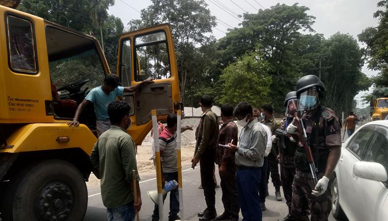 পাটুরিয়া-আরিচা ঘাটে ফেরি-লঞ্চ-স্পিডবোট চলাচল বন্ধ