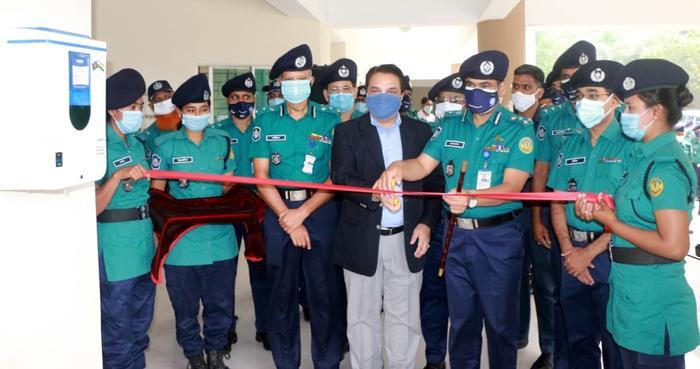 আরএমপিতে হ্যান্ড স্যানিটাইজার মেশিন উপহার দিল ভারত