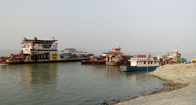 স্বাভাবিক করে দেয়া হলো শিমুলিয়া-বাংলাবাজার ফেরি চলাচল