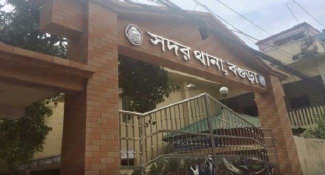 বগুড়ায় ড্রেন থেকে অটোরিকশাচালকের গলিত লাশ উদ্ধার