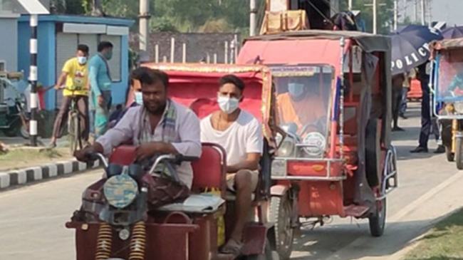 ভাড়ায় দিশেহারা যাত্রীরা, ৮০ টাকার ভাড়া এখন ১১ শ’