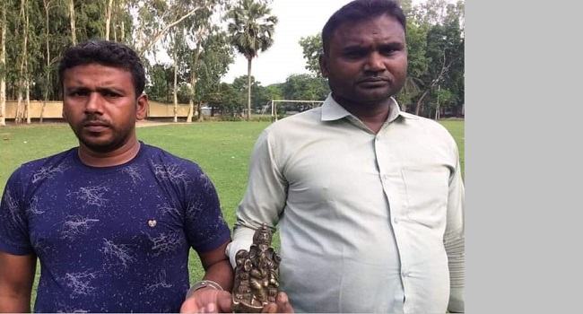 গণেশের নকল মূর্তিসহ ঘোড়াঘাটে গ্রেফতার ২