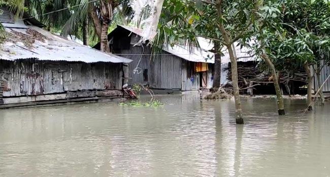 ঘুর্নিঝড় ইয়াসের প্রভাবে প্লাবিত বরগুনার নিম্নাঞ্চল