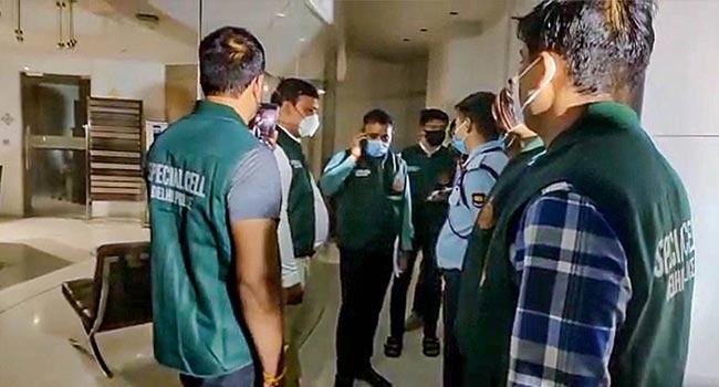বিজেপি নেতার টুইটকে 'বিকৃত' বলায় টুইটার অফিসে পুলিশ