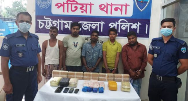 চট্টগ্রামের পটিয়ায় ৪ কোটি টাকার ইয়াবাসহ গ্রেফতার ৫
