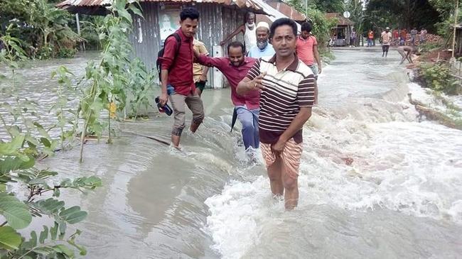 আশ্রয় কেন্দ্রে যাওয়ার সময় মায়ের কোল থেকে পড়ে শিশুর মৃত্যু