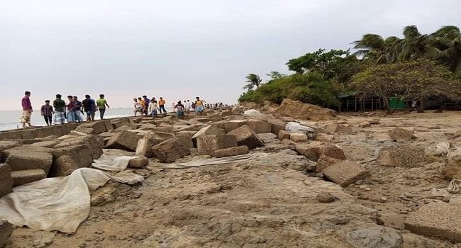 কক্সবাজারে উপকূল ঘূর্ণিঝড় ইয়াসে লণ্ডভণ্ড, ২৫৭০ ঘরবাড়ি ক্ষতিগ্রস্ত