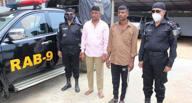 শায়েস্তাগঞ্জে র‌্যাব পরিচয়ে চাদাঁবাজির দায়ে গ্রেফতার ৩