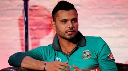 শুরু থেকে ডিপিএলে নেই মাশরাফি
