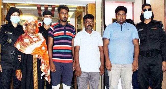 নারী পাচার : ‘বস‘ রাফিসহ রিমান্ডে ৪, অন্য তরুণীকে নির্যাতনের মূলহোতা গুলিবিদ্ধ