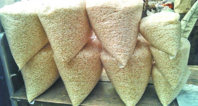 দাম কমছে মুড়ির