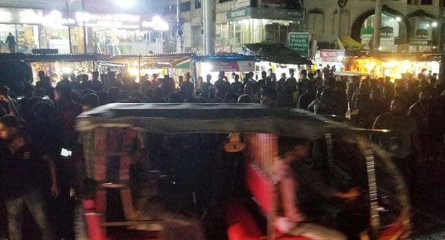ভালুকায় বঙ্গবন্ধু-বঙ্গমাতা ফুটবল টুর্নামেন্ট নিয়ে সংঘর্ষ, মহাসড়ক অবরোধ
