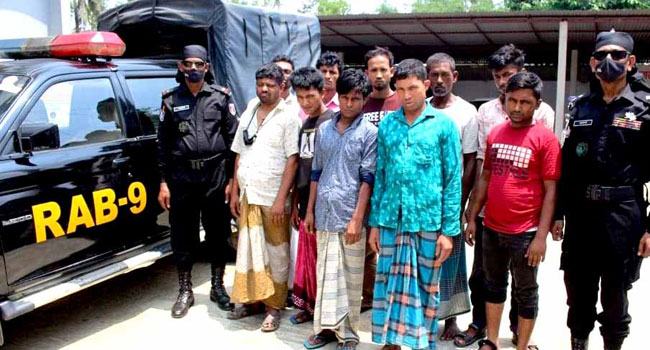 শায়েস্তাগঞ্জে চুরি হওয়া ৬ সিএনজি উদ্ধার, গ্রেফতার ১০