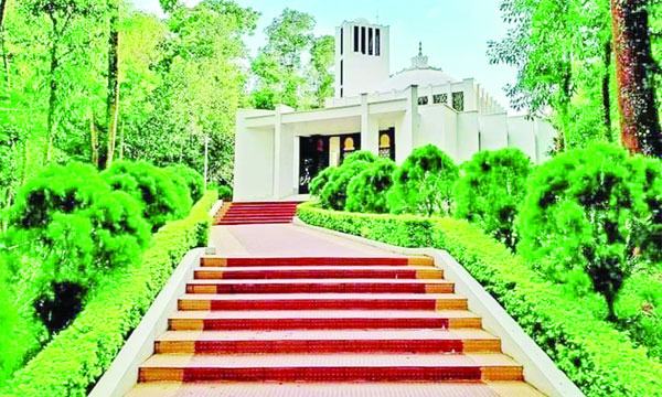 দৃষ্টিনন্দন মসজিদ জান্নাতুল ফেরদৌস