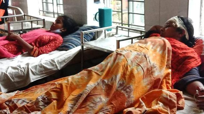 পরকীয়া : স্ত্রী আহত, প্রেমিকা গ্রেফতার