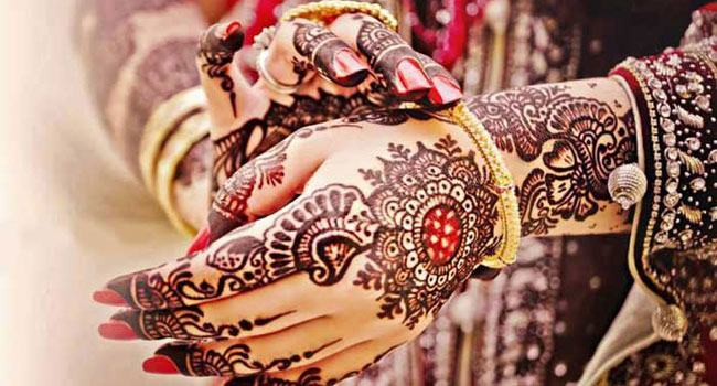 ভালোবেসে বিয়ে, মেহেদির রং মুছে যাওয়ার আগেই নববধূর আত্মহত্যা
