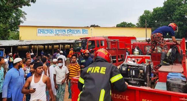 কুমিল্লায় ধসে পড়লো ৫০ বছরের পুরনো কোল্ড স্টোরেজ